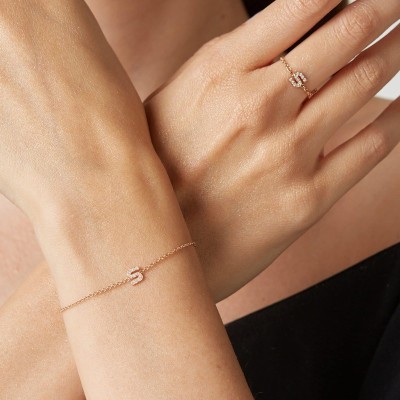 Bracciale in oro rosa 18kt lettera R [5d5cb1b6]