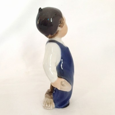 Statuina Bimbo con Scopa [02d7de24]