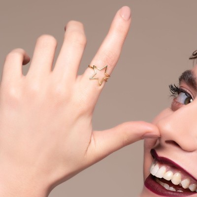 Anello con stella a filo piatto [18720a7a]