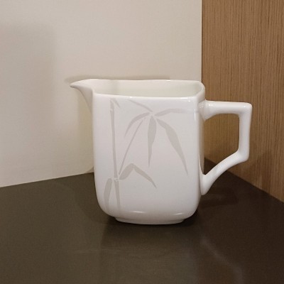 Lattiera quadra Vela [629b2c3b]