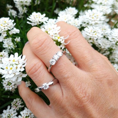 Anello Trilogy Luce oro bianco e diamanti [41beaadc]